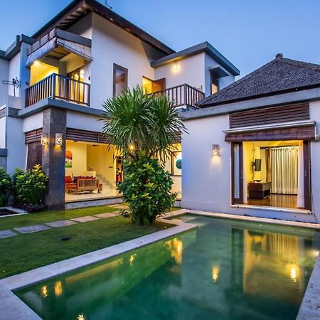 Villa Nadya 세미냑 외부 사진